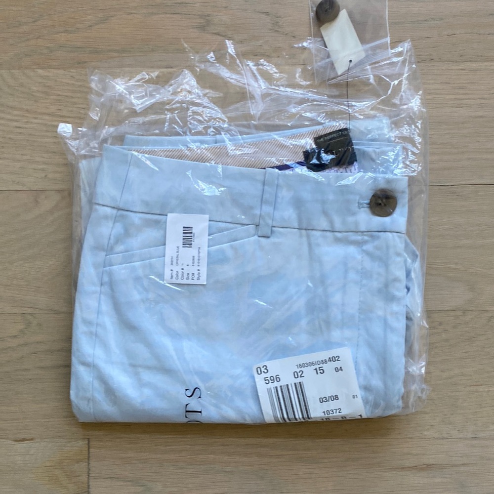 *NWT* Talbots Light Blue Cropped Women's Chino Pants - Picture 2 of 5